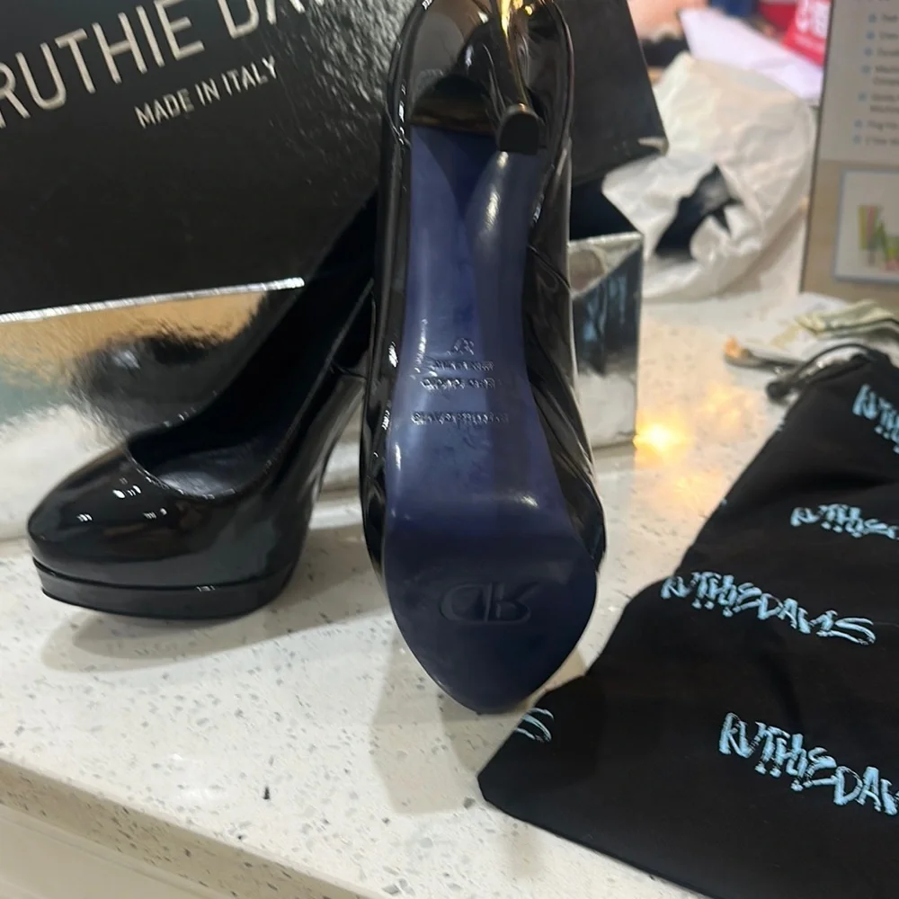 NIB Ruthie Davis Black Patent Leather Heels